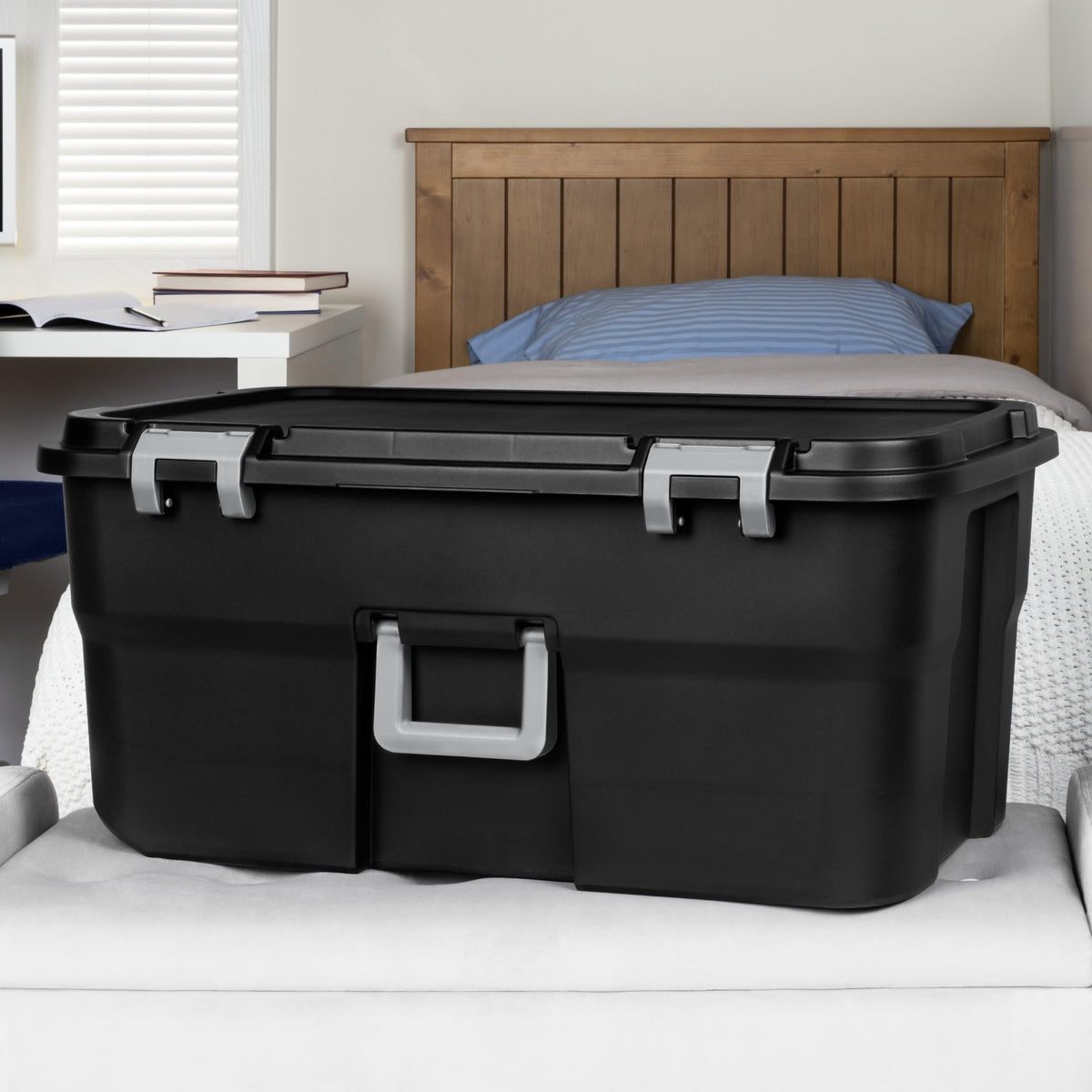 22 Gallon Black Wheeled Storage Trunk I43635